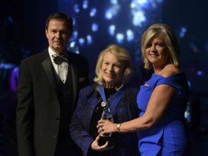 jacque-charitygala-2016